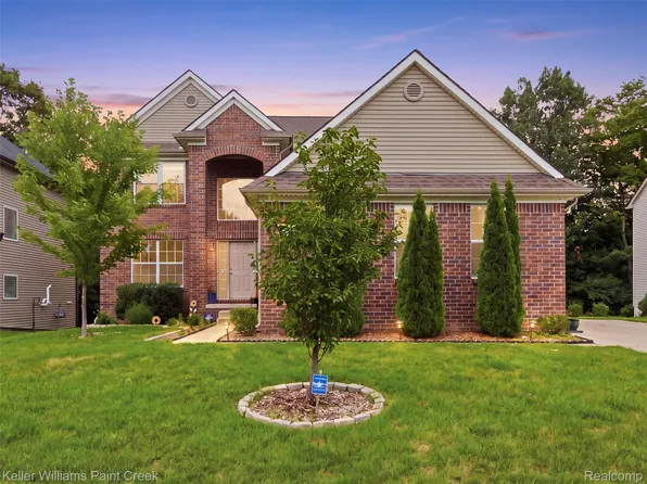 8879 Indigo Ln, Ypsilanti, MI 48197