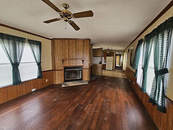 3rd image of 4 Noble Ln