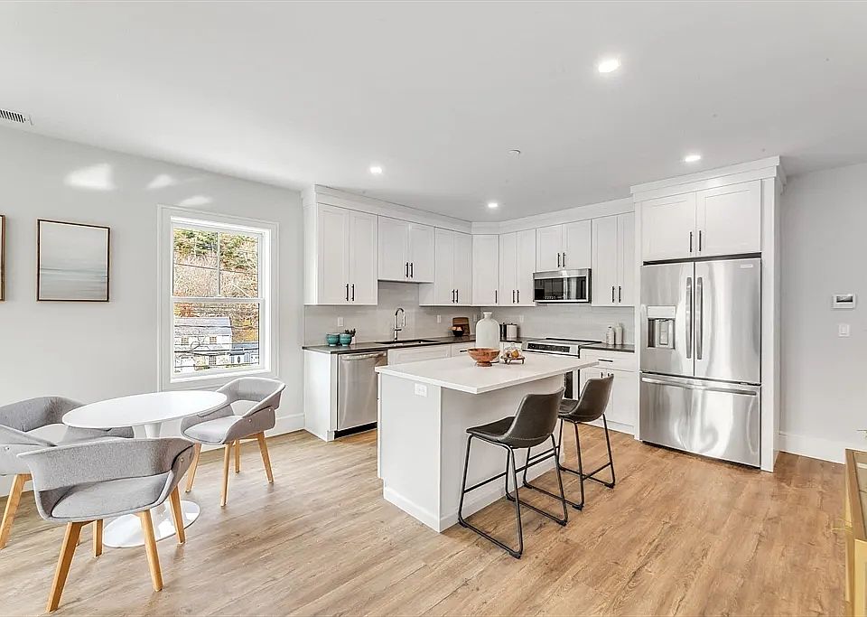 Kitchen & dinning