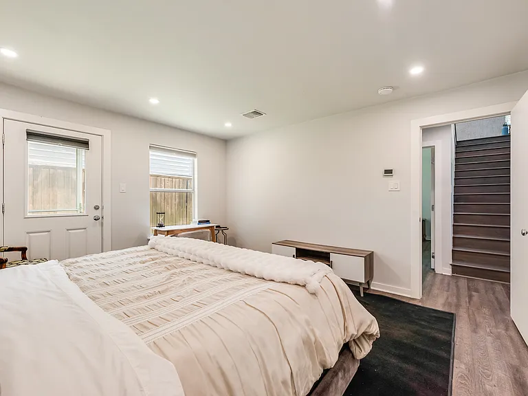 4926 Homer St — Photo 14
