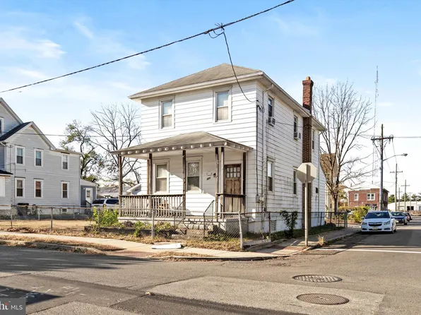 130 N Fairview St, Riverside, NJ 08075