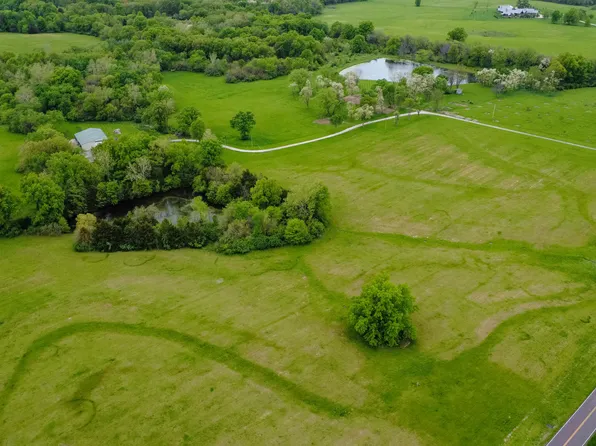 7202 E New Haven Rd, Columbia, MO 65201