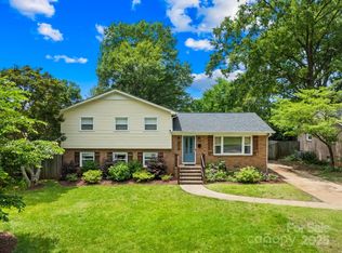 2919 Dunaire Dr, Charlotte, NC 28205