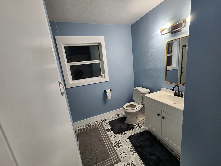 4504 Red River St #B — Photo 3