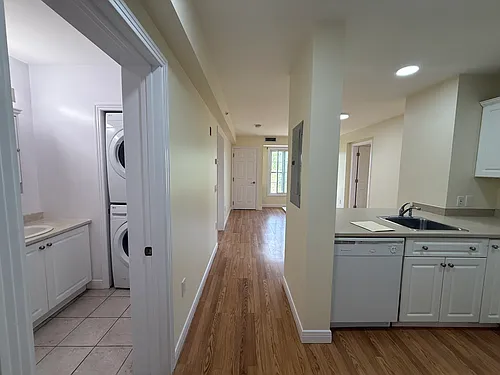 145 Bennington St #302 Photo 1