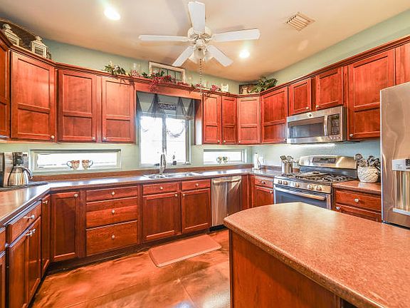 4th image of 881 Kell Aire Dr