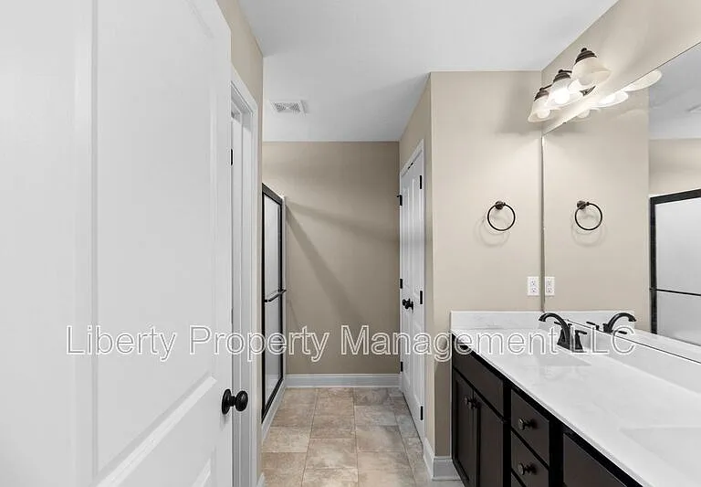4199 Overhills Rd — Photo 13