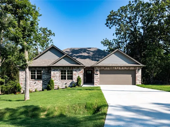 8 Strathdon Ln, Bella Vista, AR 72715