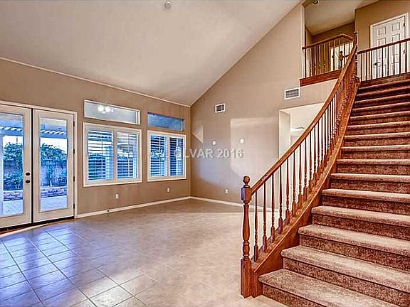 4th image of 10217 Sunset Gardens Dr