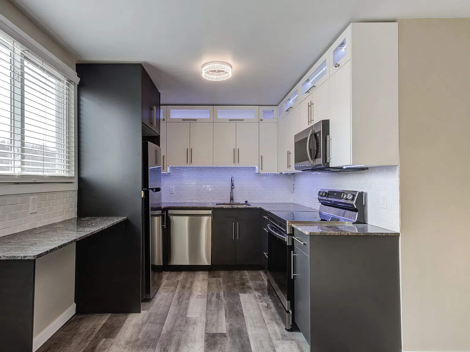 2 bed, 1.5 bath, 1000 sqft, $2,350 — Photo 4