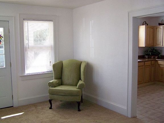 5th image of 143 E Randall Ave