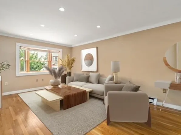 156 W 3rd St #156, Boston, MA 02127