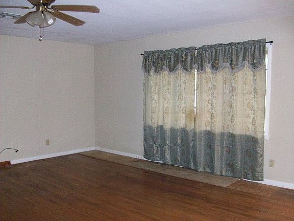 2nd image of 401 Gardner Dr