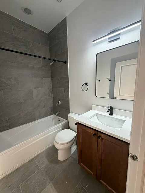 2 bed, 1000 sqft, $3,300 — Photo 2