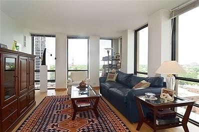 3rd image of 1660 N La Salle St #1112