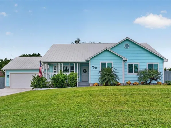 20520 Pine Tree LN, ESTERO, FL 33928