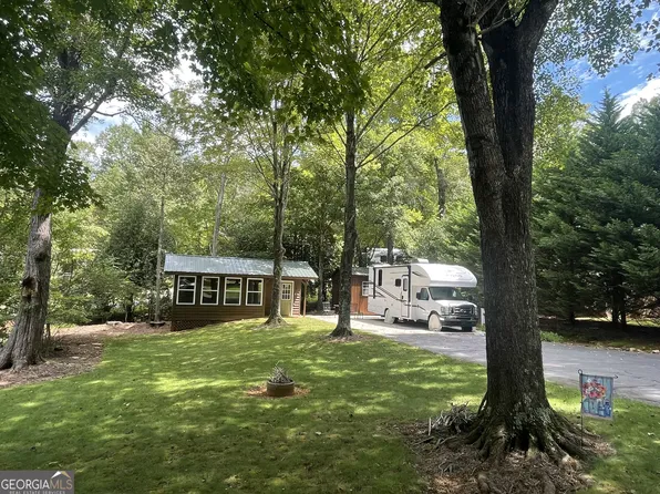 61 Hill Crest Ct, Cleveland, GA 30528