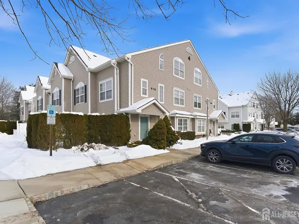 11 Fiddlers Elbow Ct, Howell, NJ 07731
