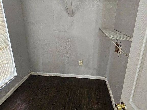 4th image of 929 E Cannon St