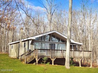 103 Lake View Cir, Hawley, PA 18428