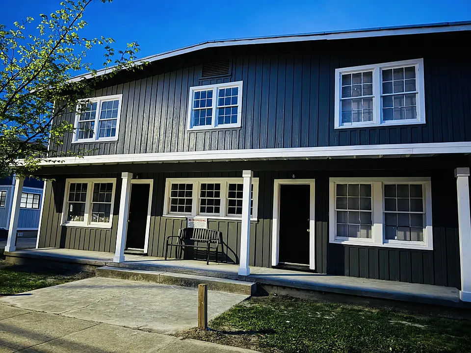 304 Maplewood Ave NE