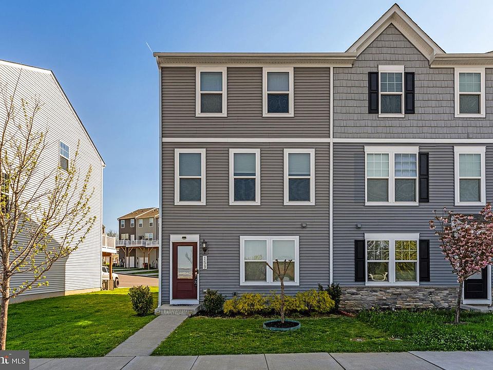 1st image of 159 Presidents Pointe Ave