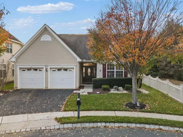 4 Brakeman Ct, Hightstown, NJ 08520