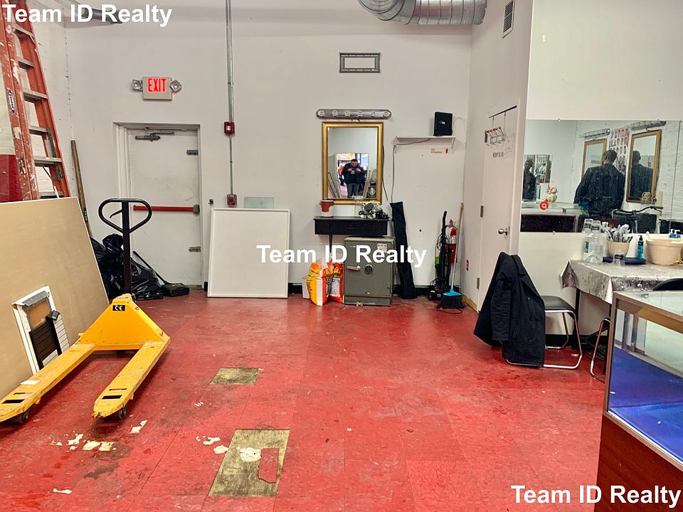 2nd image of 43 Temple Pl