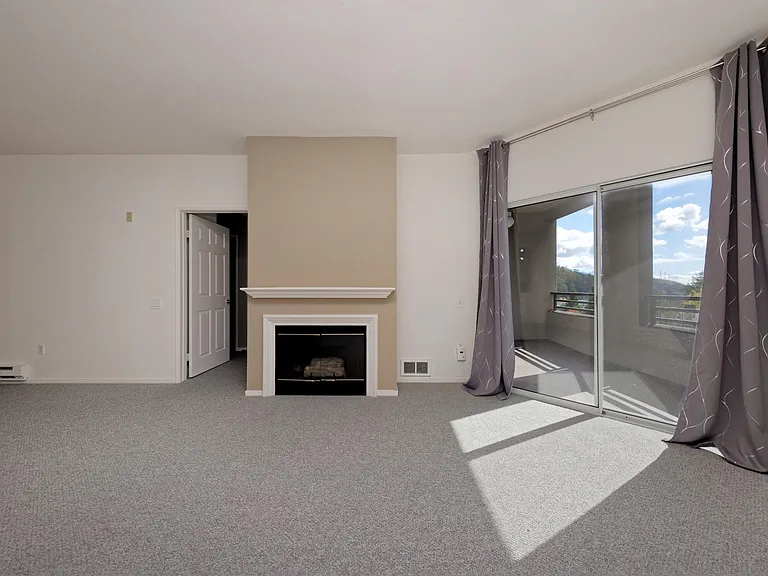 220 Caldecott Ln #201 — Photo 17