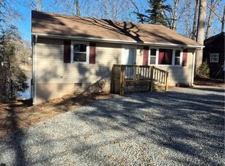 6308 Lakeshore Dr, Quinton, VA 23141