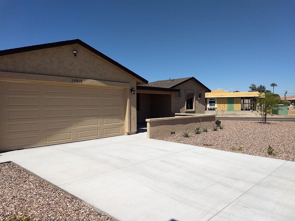 FRONT WITH COURTYARD