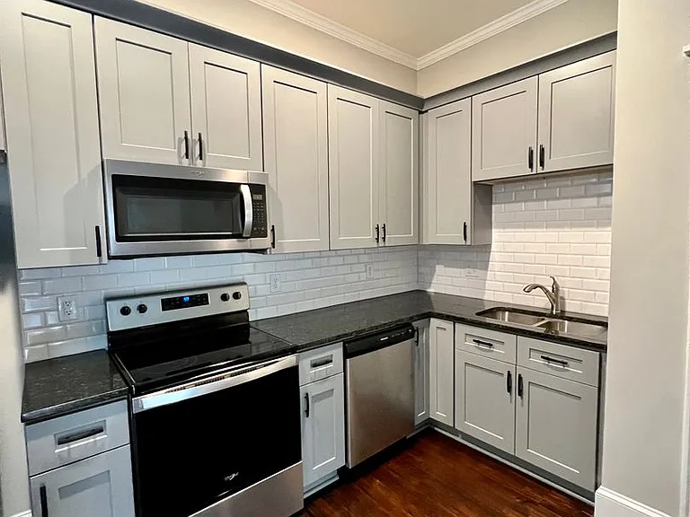 2331 W Grace Street — Photo 3