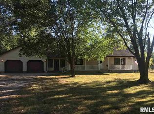 7469 Gunners Ln, Carterville, IL 62918