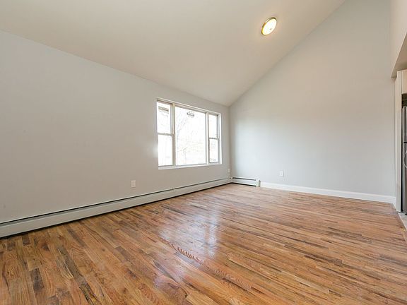 4th image of 16110 Baisley Blvd