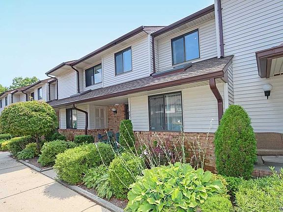 2nd image of 55 Cottonwood Ct