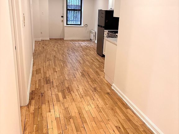 4th image of 222 E 75th St APT Ld