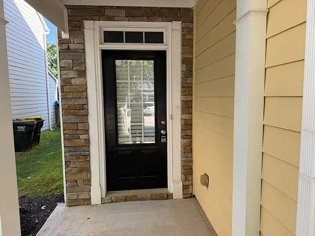 3 bed, 2.5 bath, 1942 sqft, $2,800 — Photo 3