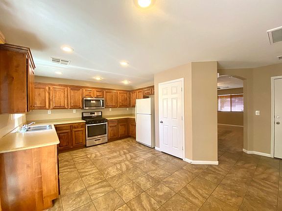 4th image of 8815 Brindisi Park Ave