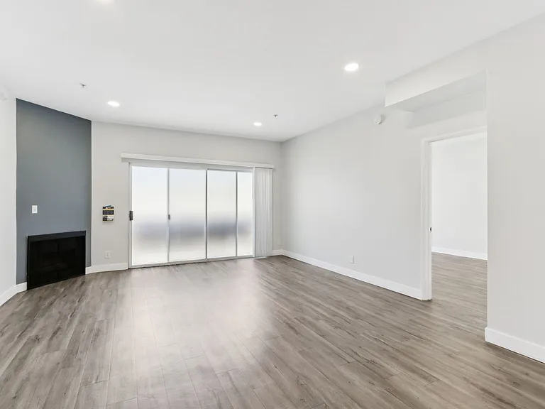 7044 Lanewood Ave — Photo 47