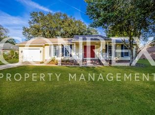 109 Sandtrap Rd, Summerville, SC 29483