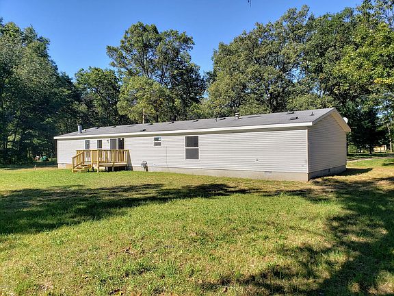 5th image of 325 E White Lake Dr