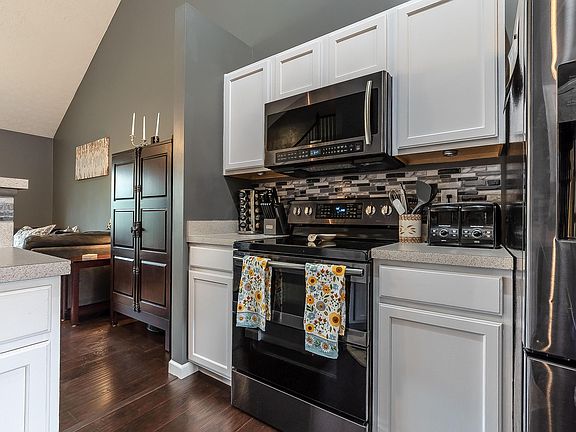 5th image of 704 Windmill Ct