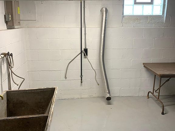 5th image of 358 Hawthorne St