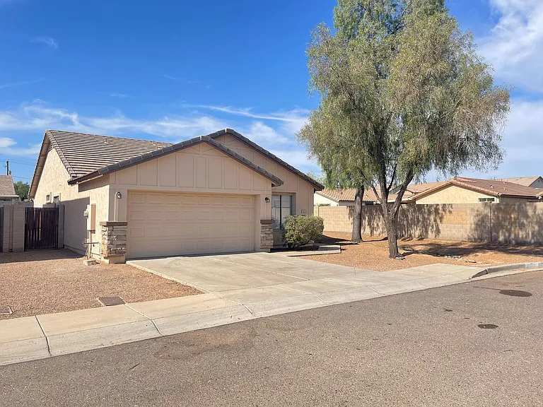 915 W Bowker St — Photo 19