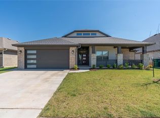 10404 NW 34th St, Yukon, OK 73099