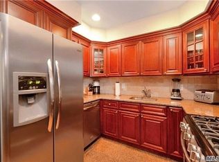 3094 Crescent St APT 3C, Astoria, NY 11102