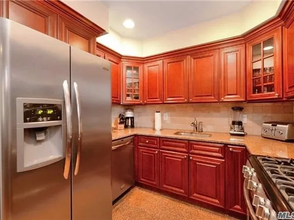 3094 Crescent St APT 3C, Astoria, NY 11102