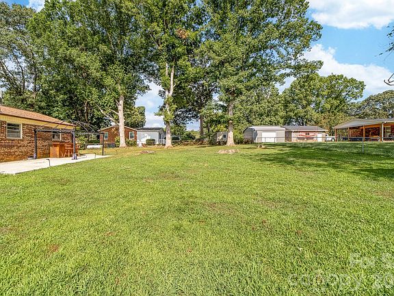 5th image of 3424 Autumn Dr