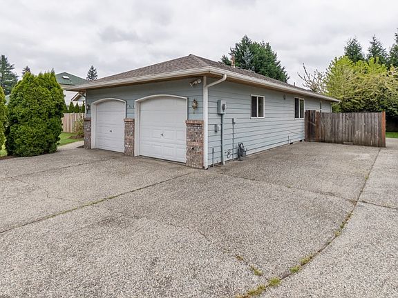 2nd image of 3616 93rd Pl NE