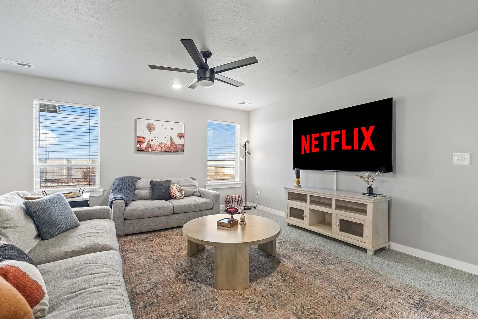 5 bed, 2.0 bath, 925 sqft, $8,302 — Photo 1